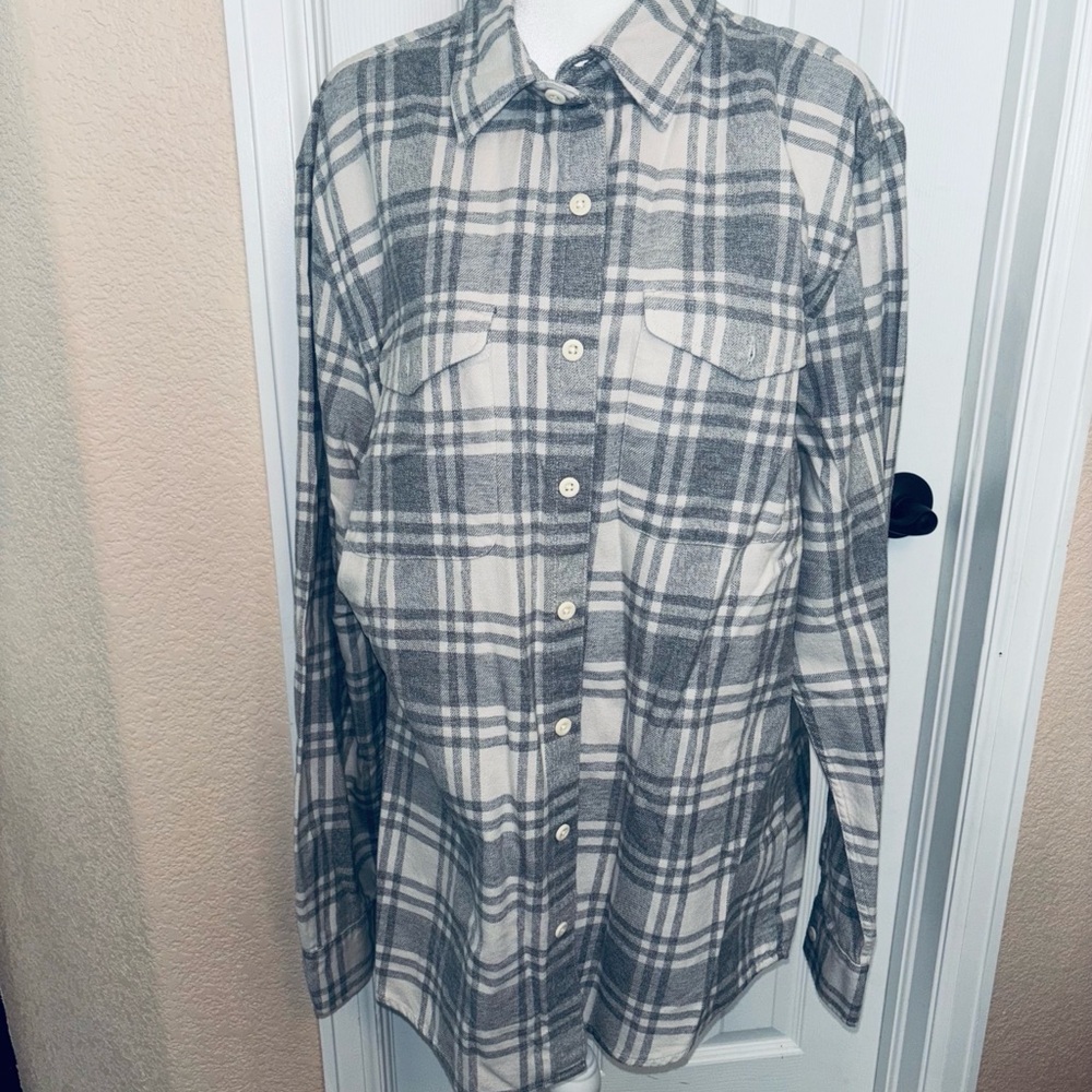 American Eagle Outfitters Gray and White Plaid Shirt